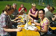 Sommerfest 2012 [Bild: Beim Essen]